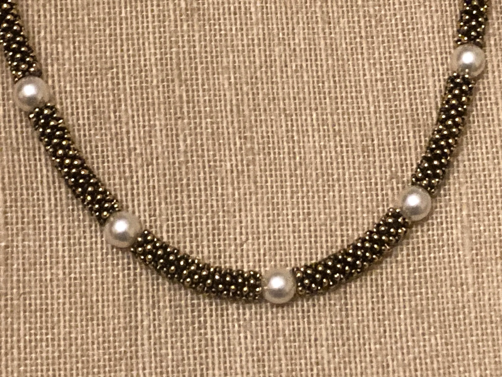 Vintage Gold Tone Mesh Chain Necklace Faux Pearl Accent 18″+ Length Retro