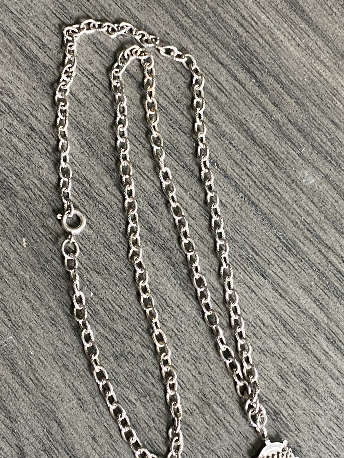 Vintage Silver Tone Metal Mesh Ribbon Pendant Necklace Blue Rhinestone Glass 70s