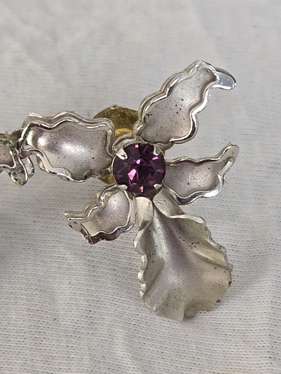 Vintage Silvertone Orchid With Purple Rhinestone Screwback Earings