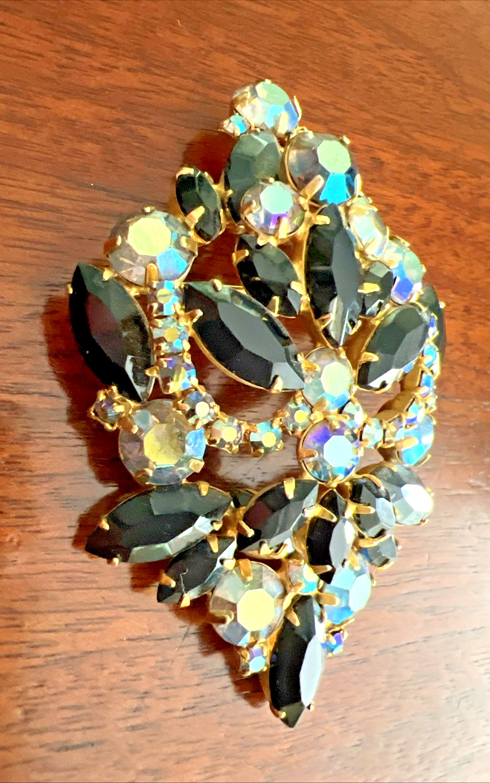 VINTAGE MCM JULIANA BLACK & AURORA BOREALIS RHINESTONE BROOCH 3″ H x 2″ W