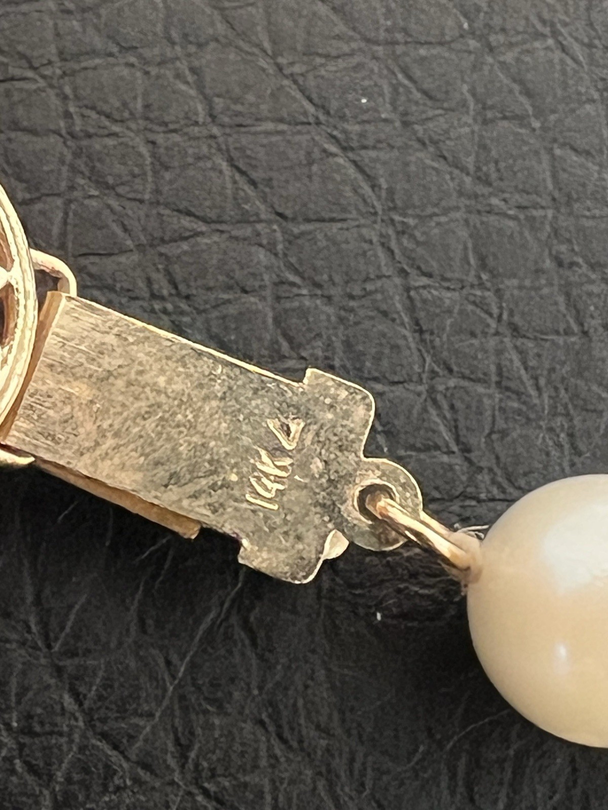 Vintage Estate 6MM Pearl 30″ Long Knotted Necklace 14K Yellow Gold Clasp