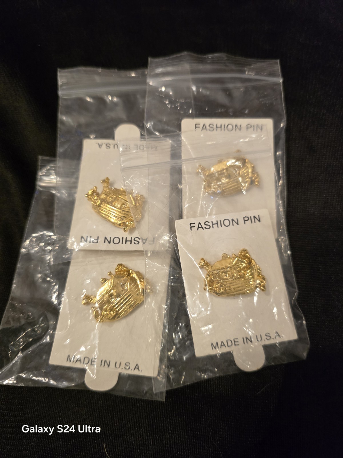 Lot of 4 Noah’s Ark Pin Goldtone. Made In USA New Old Stock