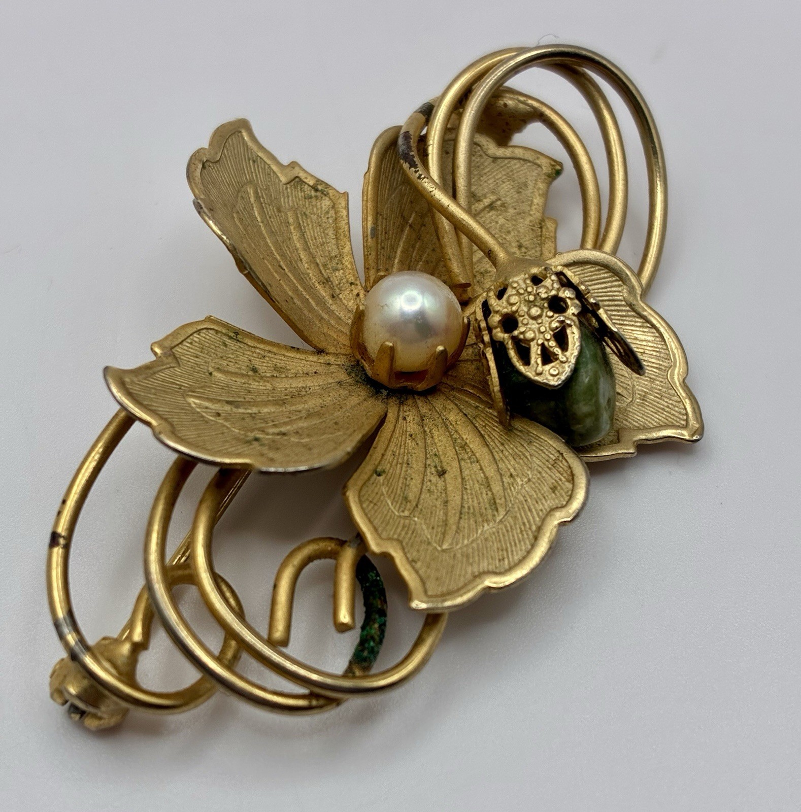 Vtg 1950s Gold Tone Orchid Floral Brooch Faux Pearl Coro Style Costume Unmarked