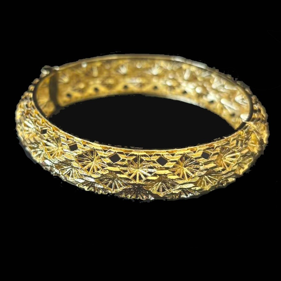 VTG Floral Hollow-out Bangle Bracelet Openable Gold-plated (NOT SURE), 7.5 inch