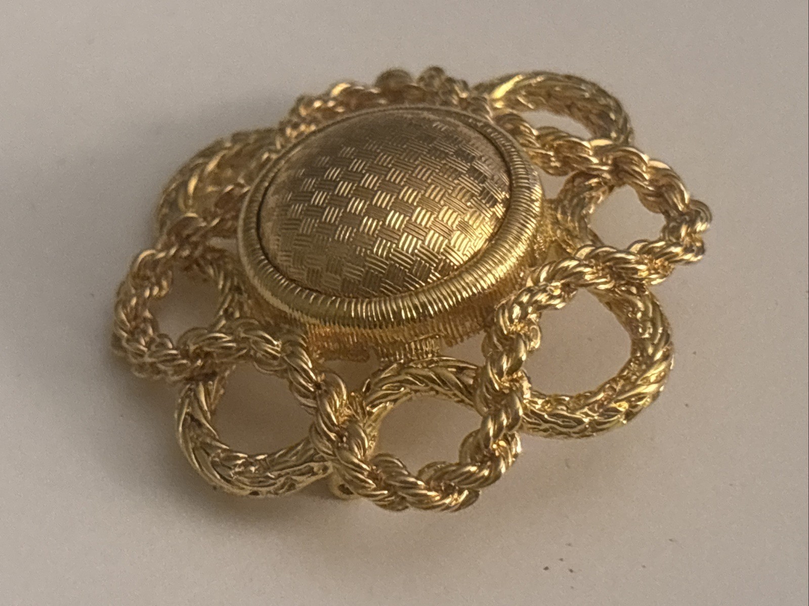 Vtg Monet Gold-tone Rope Knotted Checkered Center Brooch On Original Card