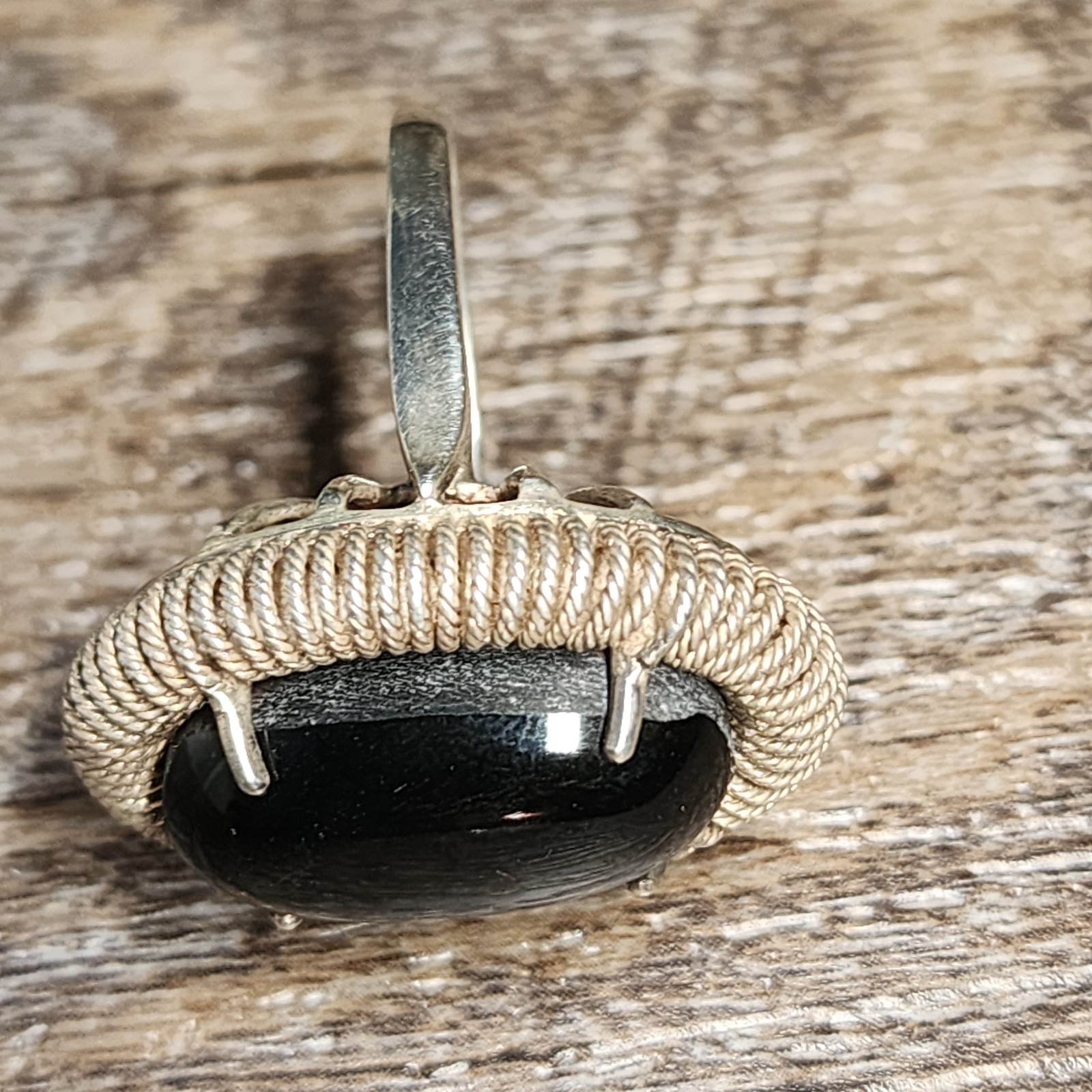 VTG Native Southern Sterling Silver – Obsidian Coiled Style Size 7.25 Ring