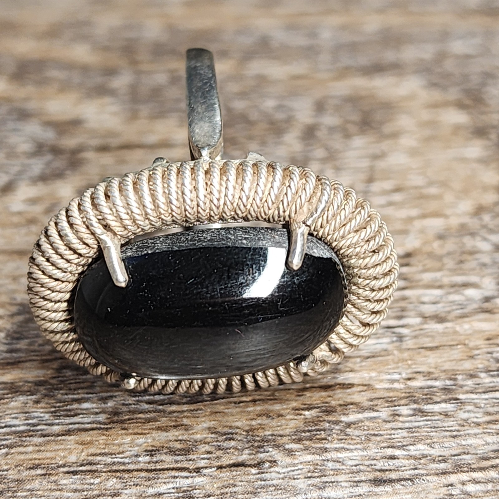 VTG Native Southern Sterling Silver – Obsidian Coiled Style Size 7.25 Ring