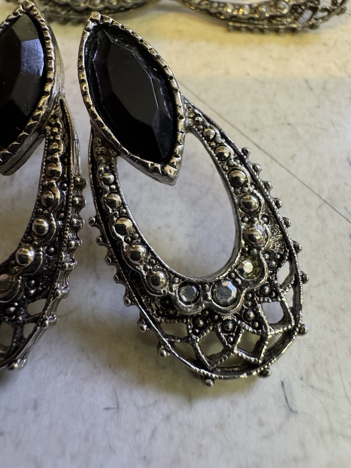 Vintage Filigree Brooch Earring Set Black Stone Bow Look Silver Tone
