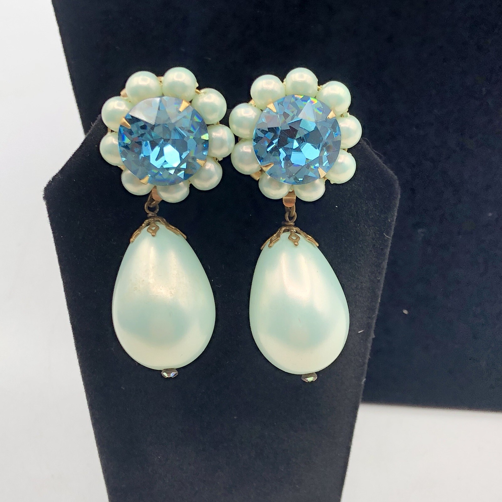Vintage 1960’s Sea Mist Choker Earrings And Brooch Costume Jewelry Set