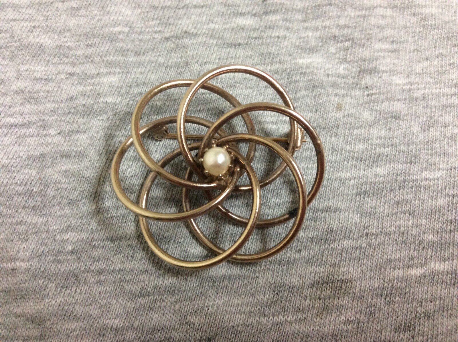 Vintage Goldtone Love Knot w/Pearls Brooch & Screw Back Earring Set