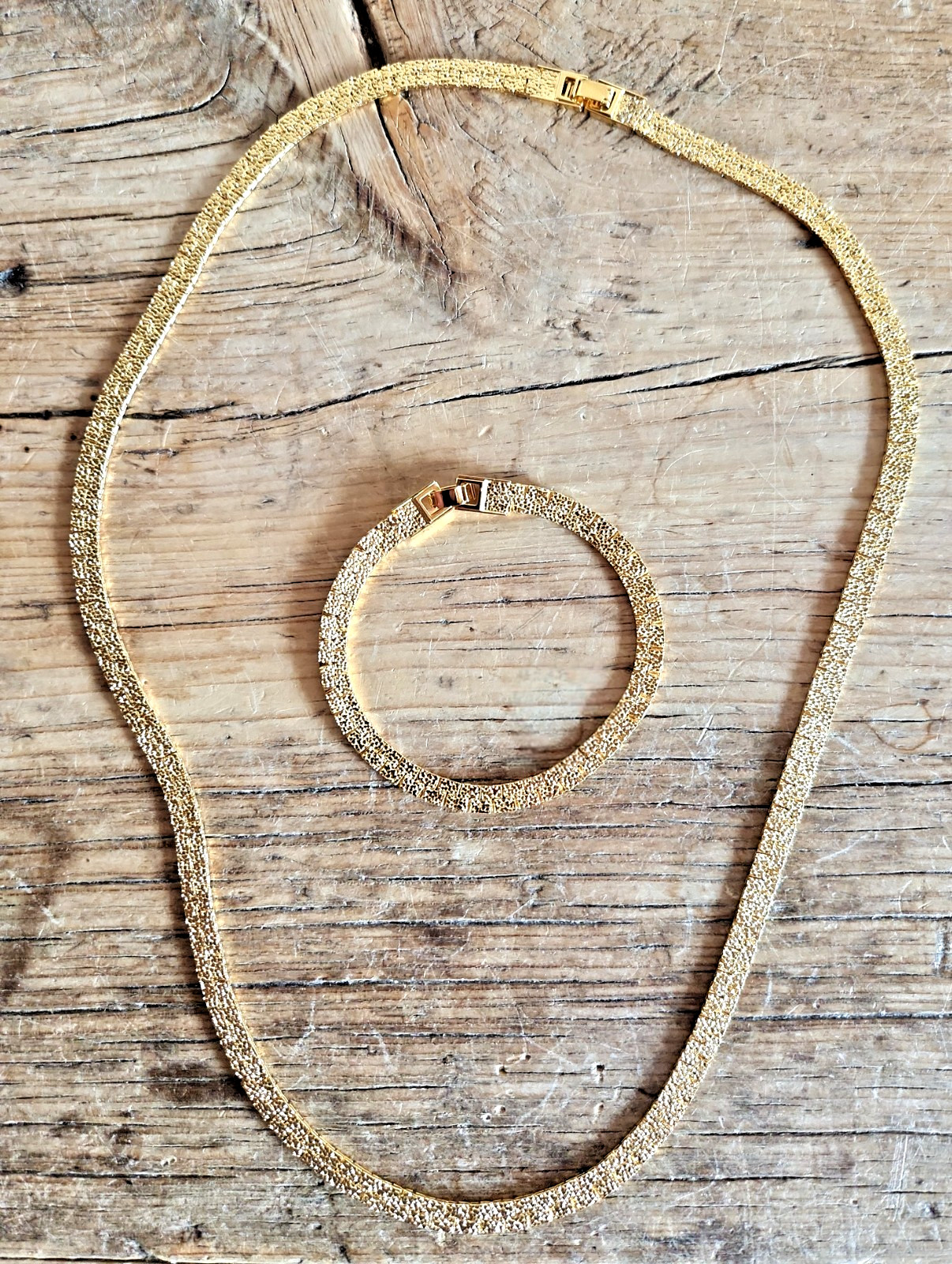 Vintage Electro-Plate Gold Textured Flat Chain Necklace 24″ & Bracelet Set 44g