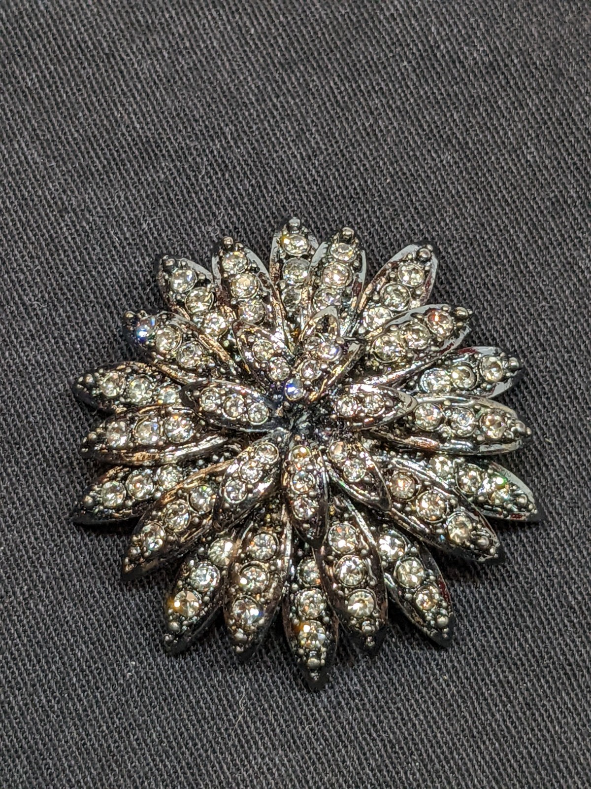 Vtg Gothic Starburst Floral Brooch Pin Rhinestone Silver/Black Tone Statement