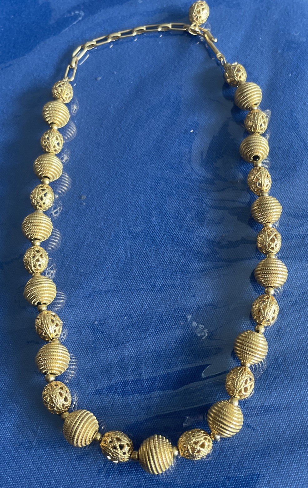 Classic Vintage GoldTone Ribbed & Filigree Round Beaded 13-17″Necklace FX16