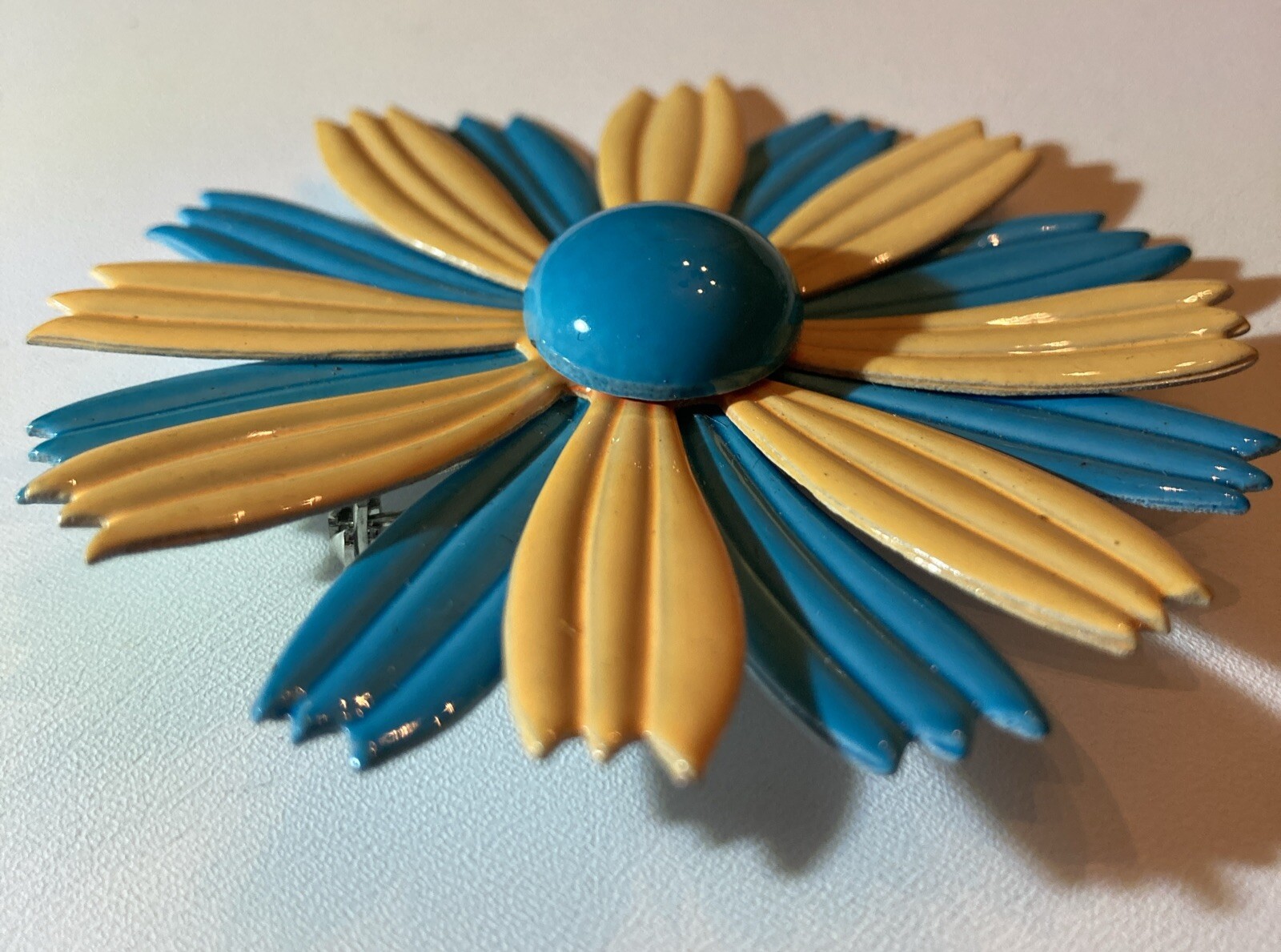 Vtg Layered Brooch Flower Daisy Metal Enamel Teal Light Blue Yellow Spring 2.75”