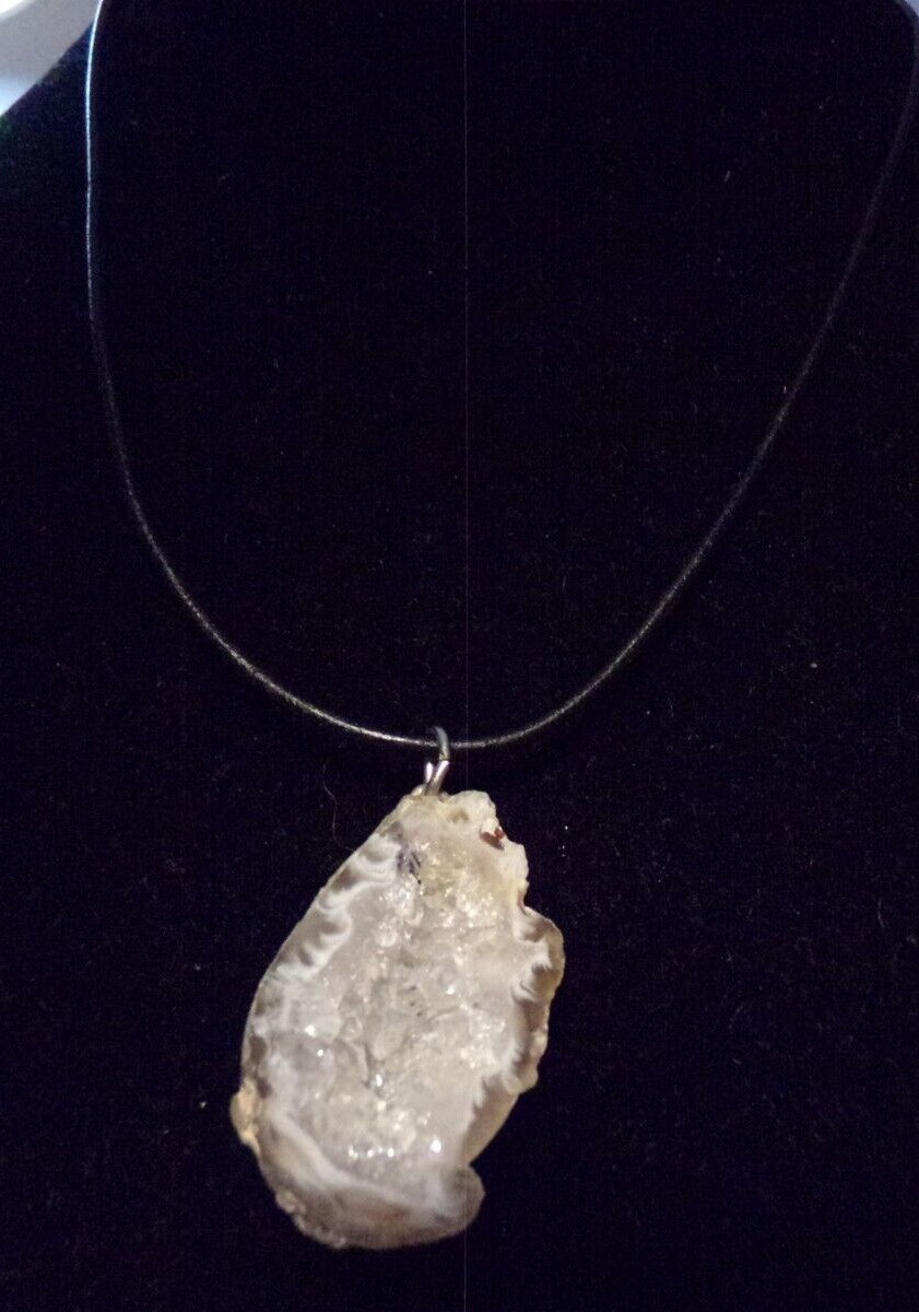 VTG STERLING SILVER LACY 1/2 cut GEODE CRYSTAL rock PENDANT BLACK NECKLACE 18.5″