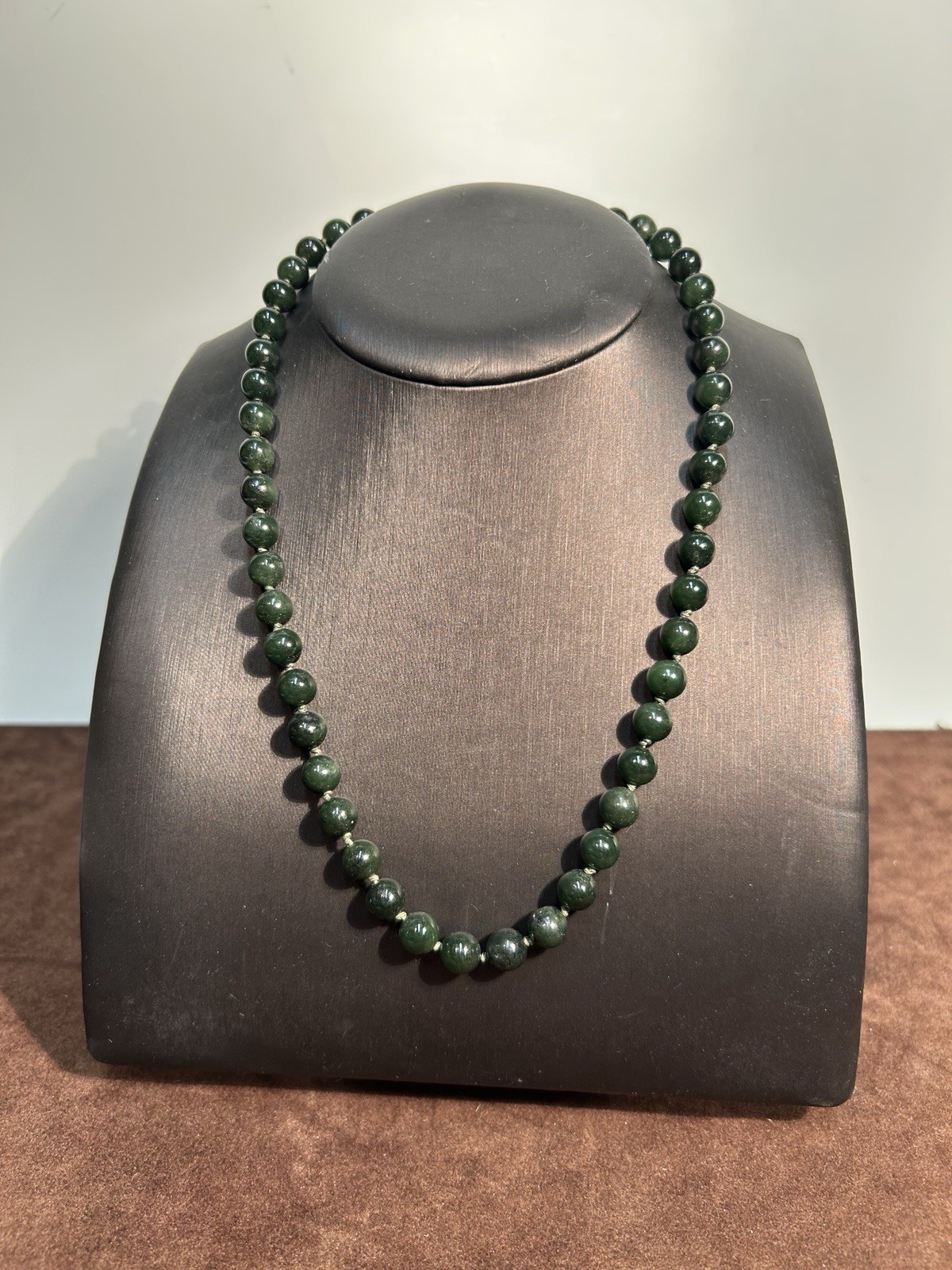 Vintage Nephrite Jade Bead Necklace Dark Green Graduated Gold Filled Clasp