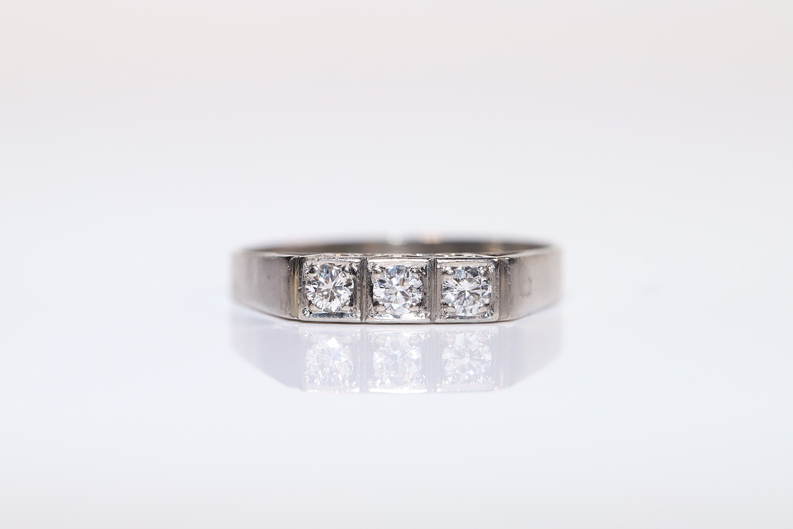 Antique Circa 1920s 18k Gold Natural Diamond Decorated Ring
