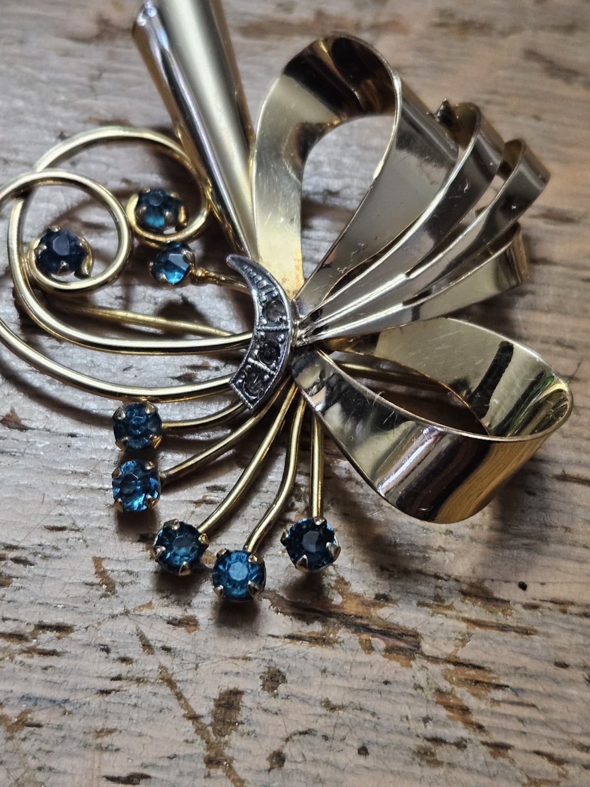 Vintage Signed CM Brooch Gold Filled 1/20 12k Blue Stones Bow And Sprig
