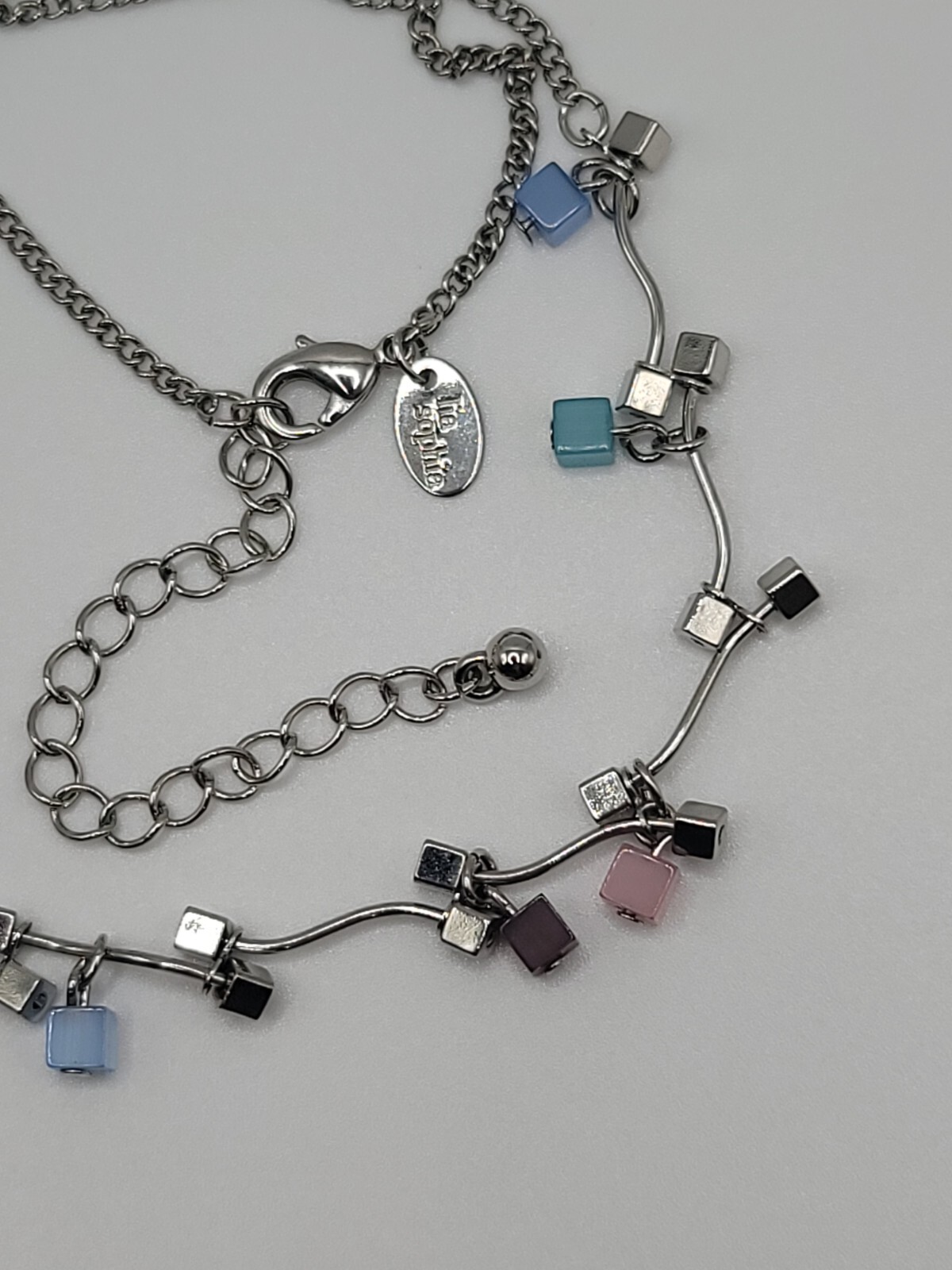 15-17″ Multicolored Cubes On Silvertone Chain Choker Necklace