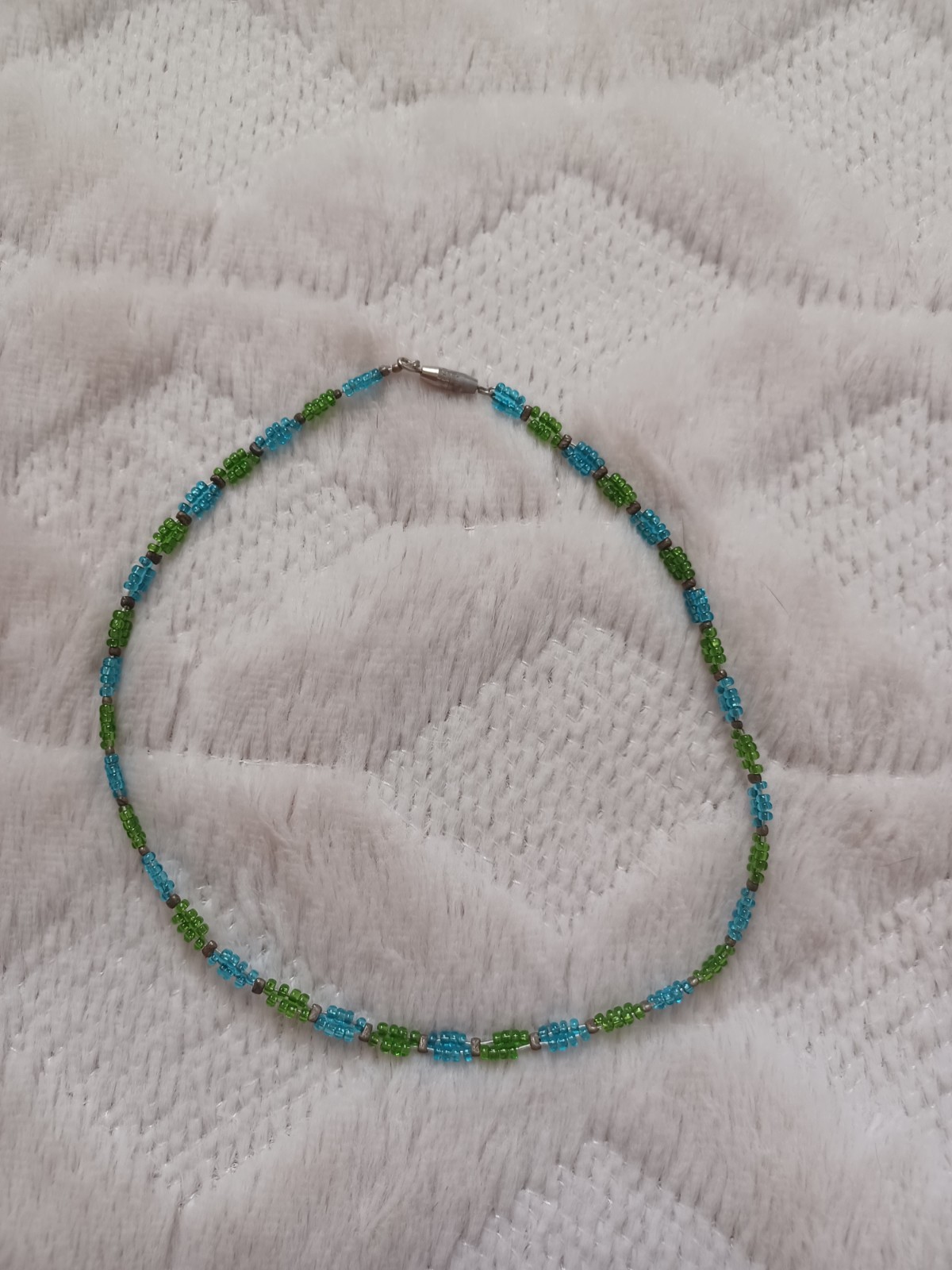 Vintage 90’s Y2K Early 2000’s Handmade Seed Bead Choker Necklace Blue Green