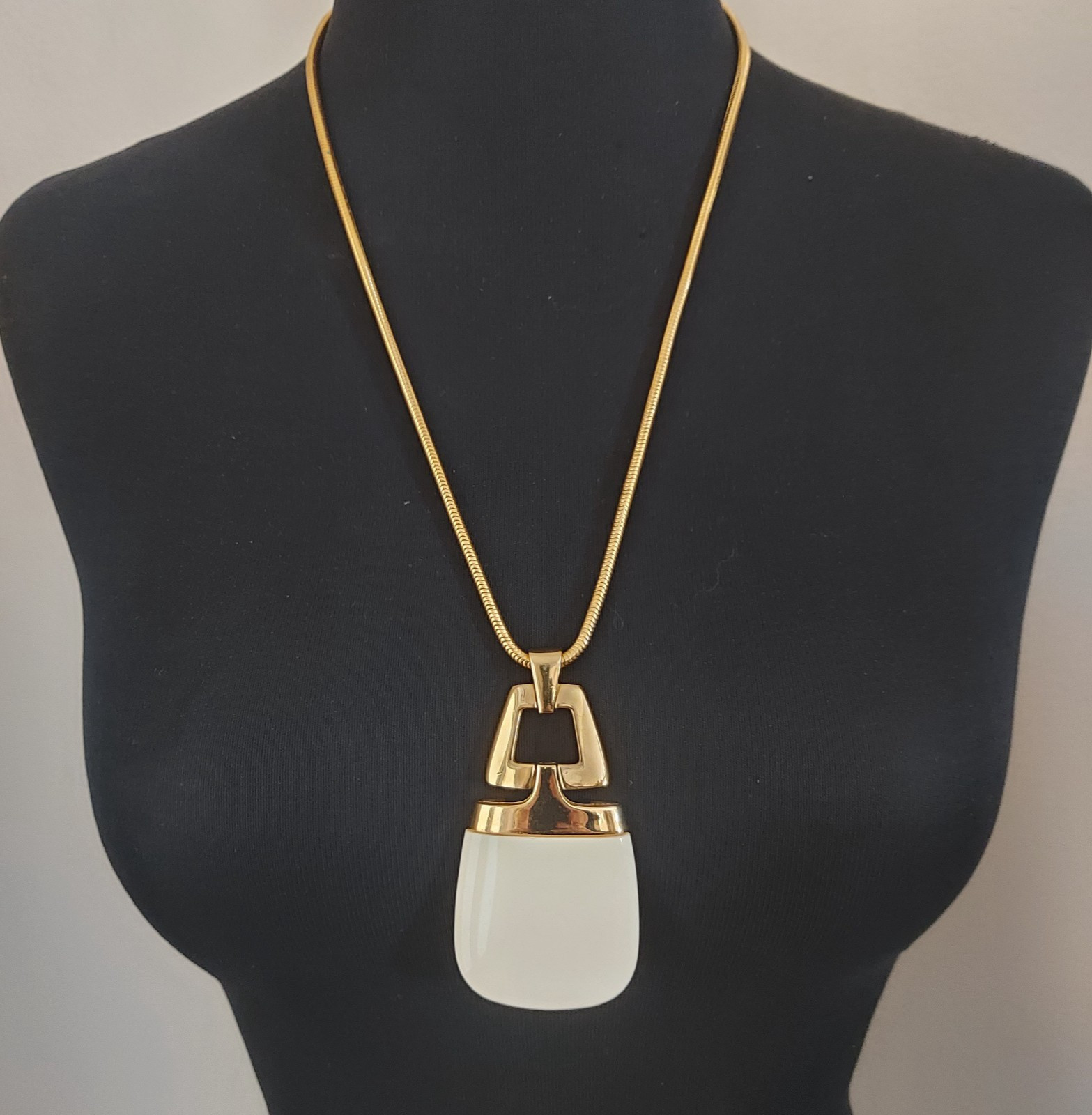 Crown Trifari Ivory Cream Lucite Gold Tone Pendant Necklace Vintage Signed