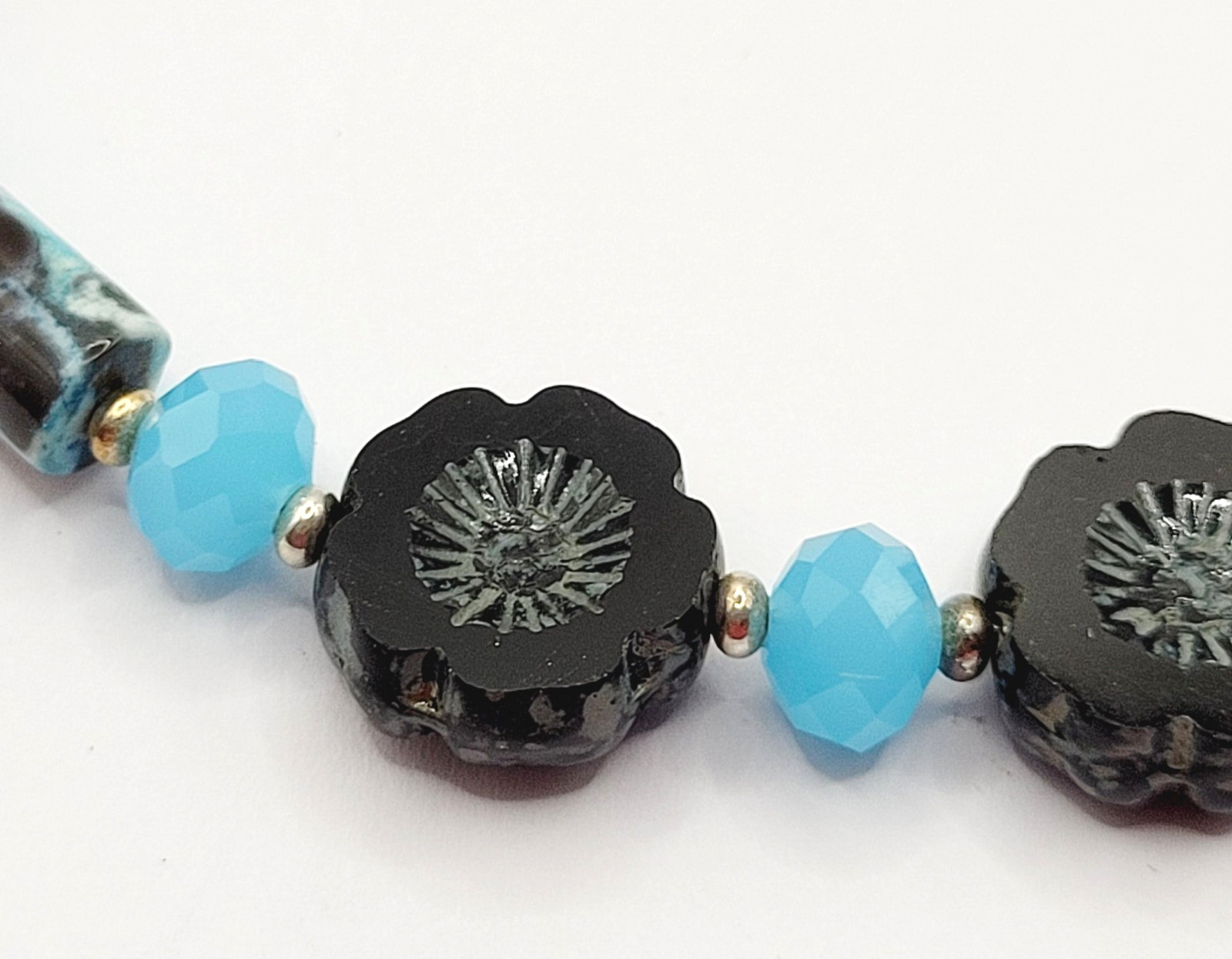 Black Glass Rosette with Chalcedony and Colorful Agate Silver Tone Vtg Necklace