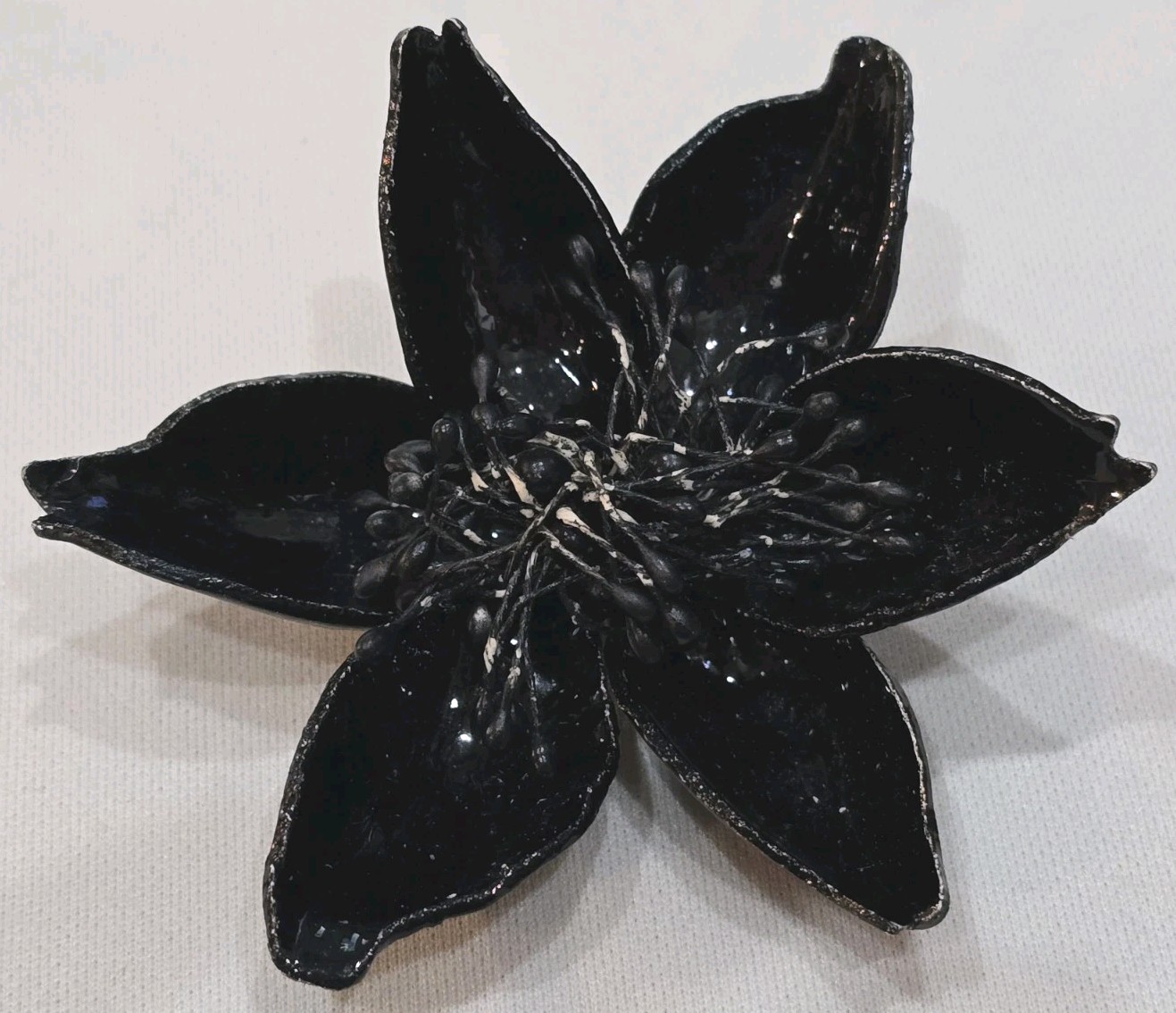 Vintage 1930s-1950s Large Black Enamel Flower Brooch (520)