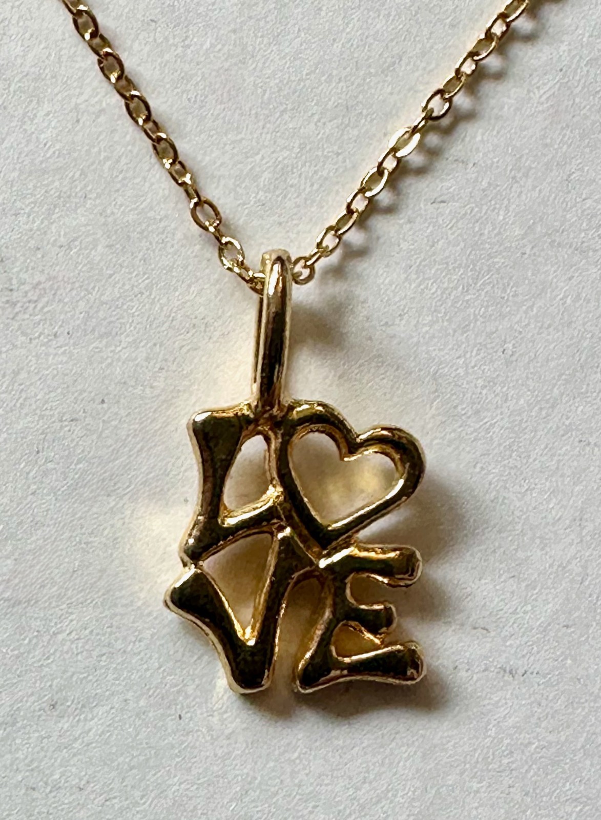 Vintage LOVE word gold tone metal charm pendant 3/4 of 1″ necklace 18″ gold plat