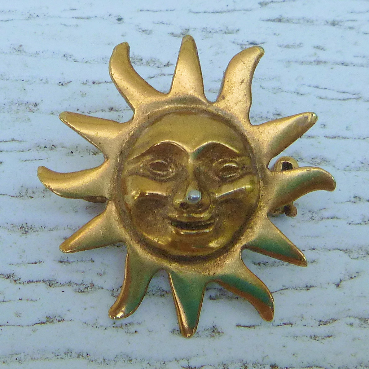Alva Studios NY Vintage Smiling Sun God brooch gold tone Museum Replica LCE336