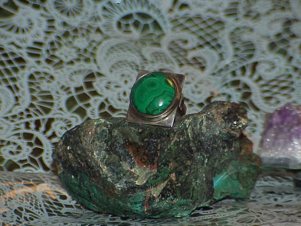 STERLING SILVER MALACHITE RING SQUARE SZ 7 HANDMADE FABULOUS VINTAGE MODERNIST