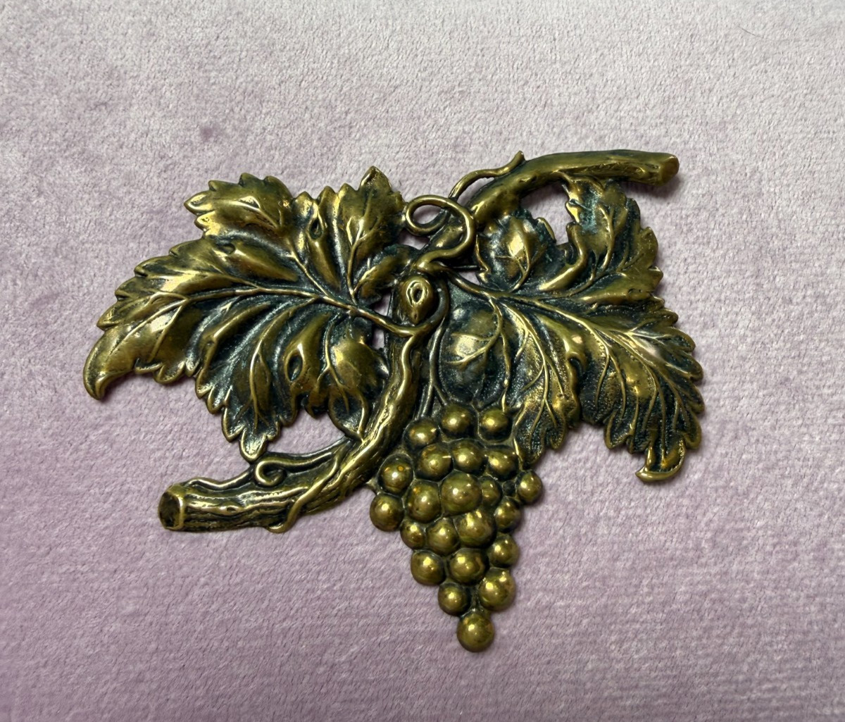 Vintage Brass Repousse Grapevine Grapes Leaves Bold Large Brooch Pin Art Nouveau