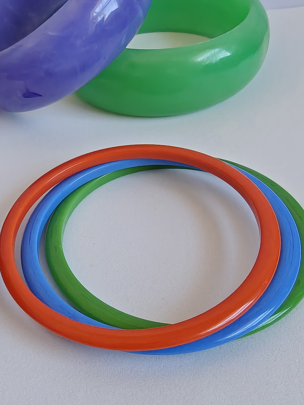 Vintage Lucite Acrylic Bangle Bracelets Lot of 9 Colorful Plastic Bangles Retro