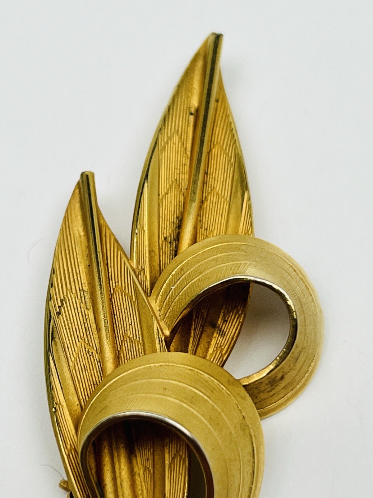 Vintage Brushed Gold Tone 4 Lily Leaf Pin Brooch Textured Nature