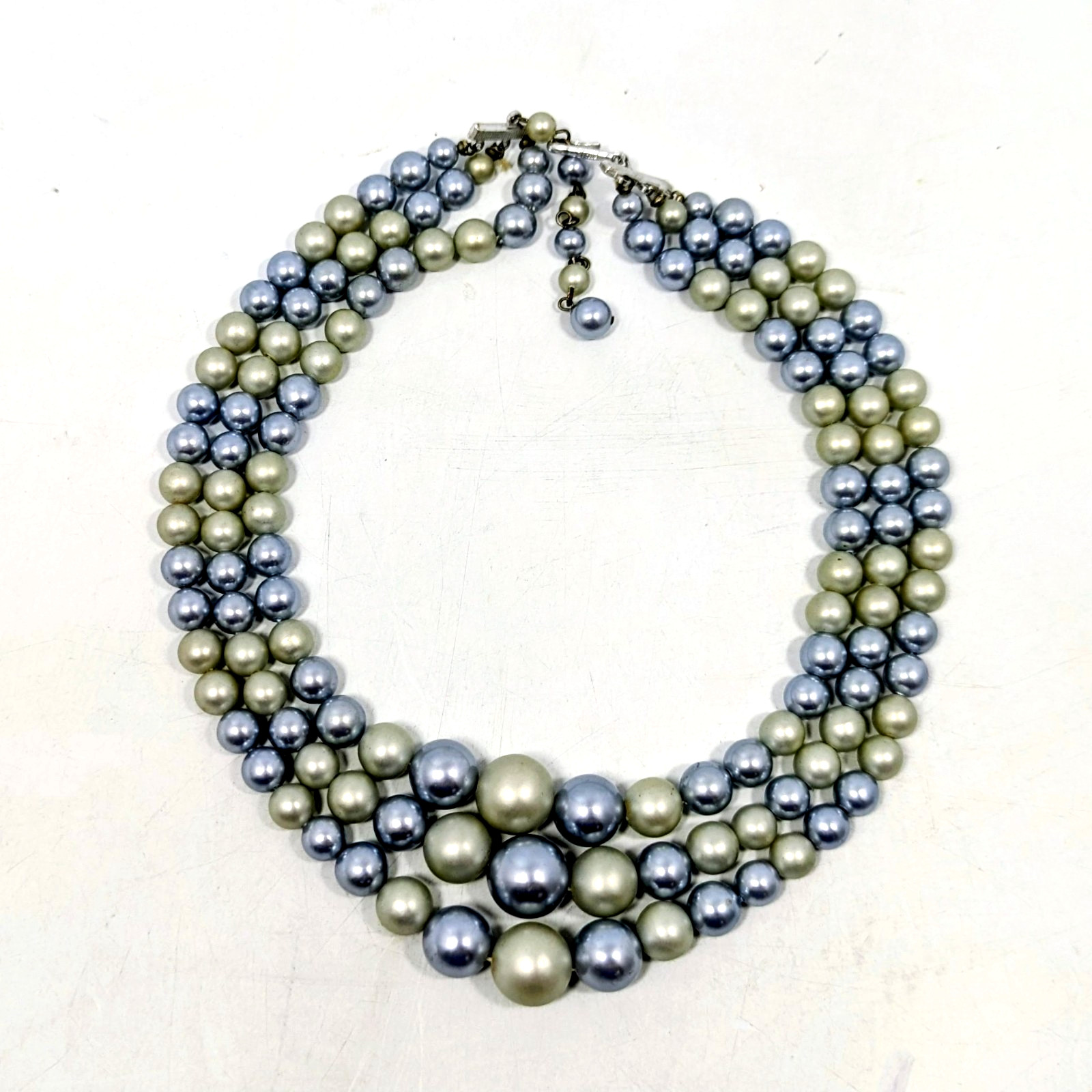 1960’s Faux Pearl 3 Strand Blue White Bead Choker Vintage Necklace Japan 15″-17″