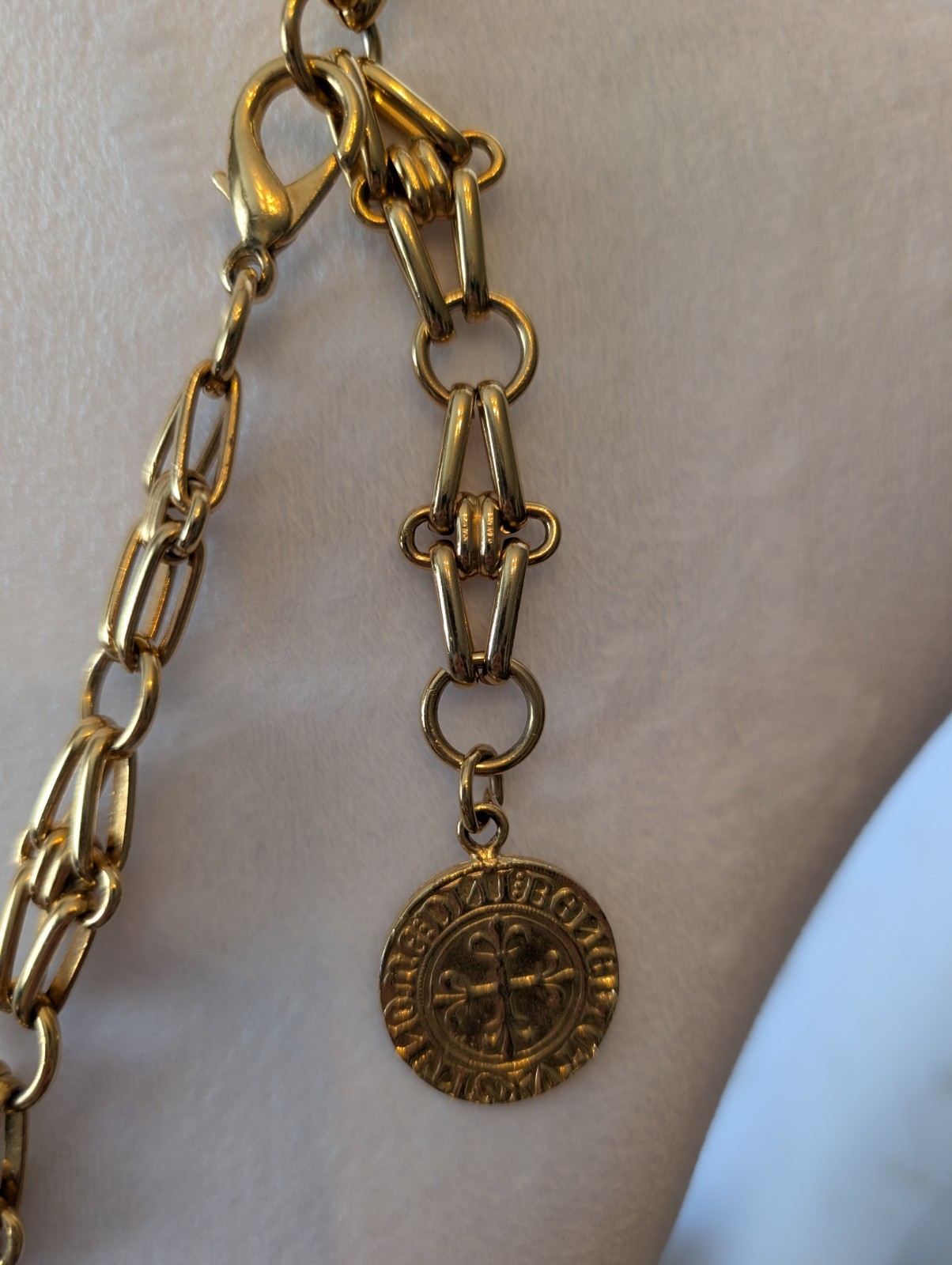 Vintage Carolee Gold Tone Long Purse Necklace, Circa 1980s, 38″ L