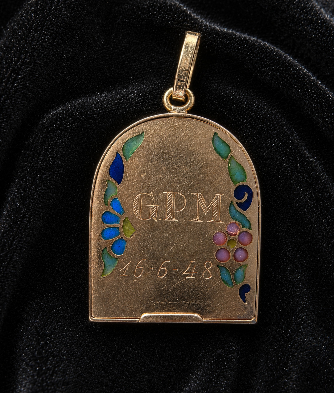 Rare 1930s Art Deco Virgin Mary Pendant 18K Gold & Plique-à-Jour Enamel