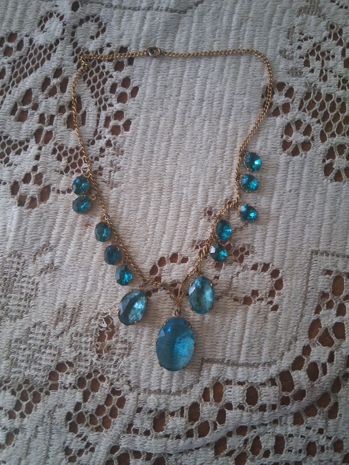 Vintage C. 50s 60s Blue Cut Glass Vintage Gold Tone Necklace