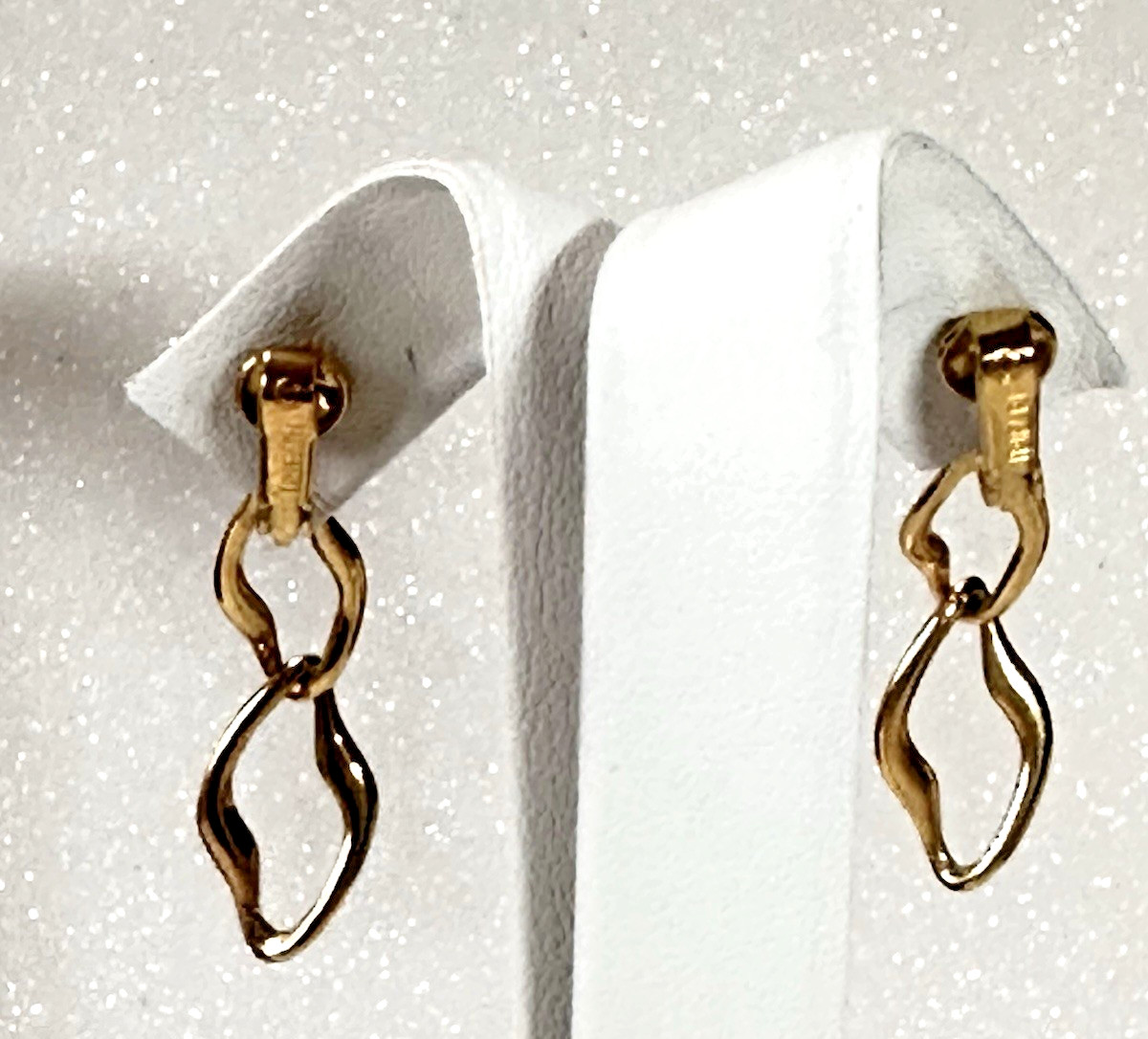 Crown TRIFARI Vintage Shiny Gold Tone Double Open Link Drop Dangle Earrings