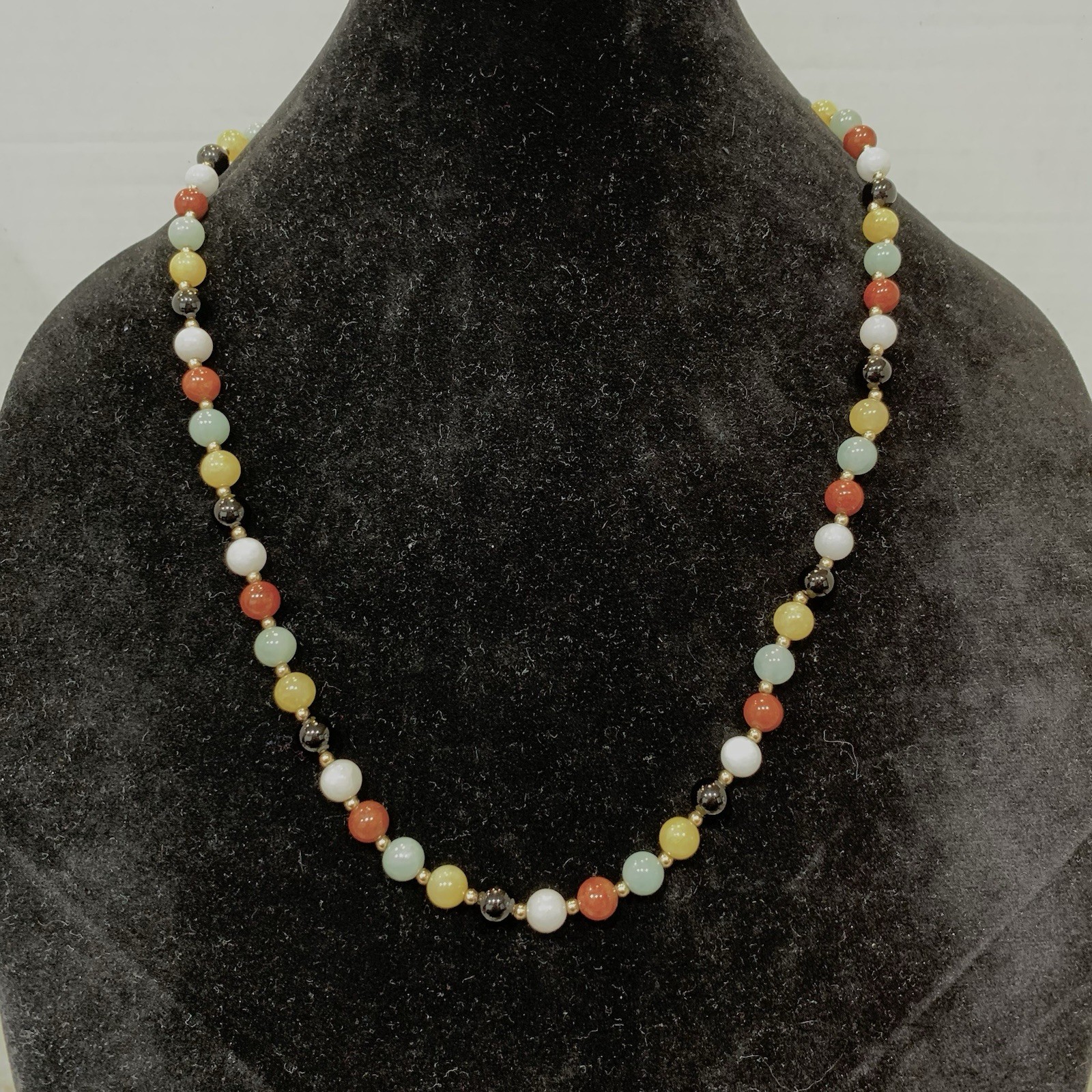 VTG JADE MULTICOLOR NECKLACE 14K Yellow Gold Beads Clasp 8mm Jadite ~55gr WW 25”
