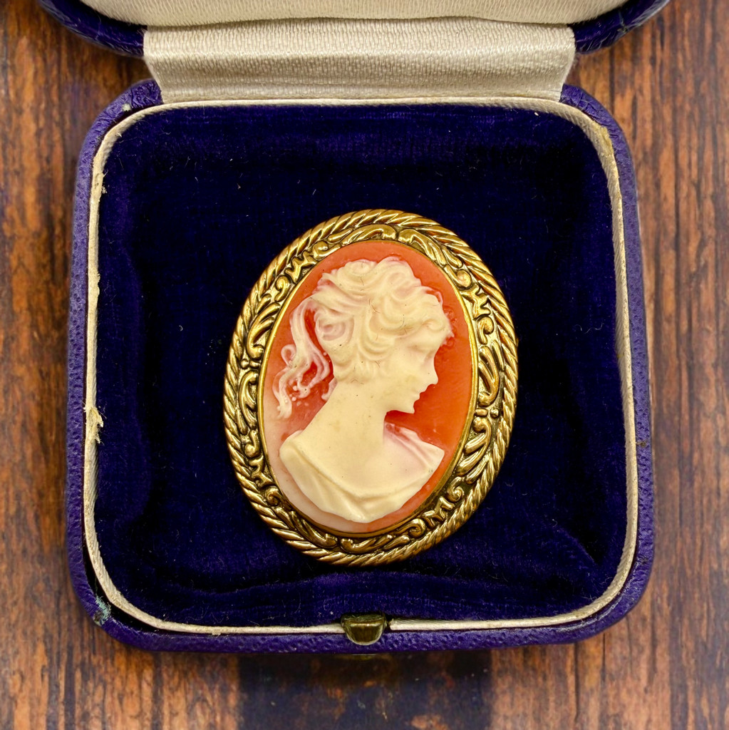 Vintage Gold-Tone Portrait Oval Cameo Rollover Safety Clasp
