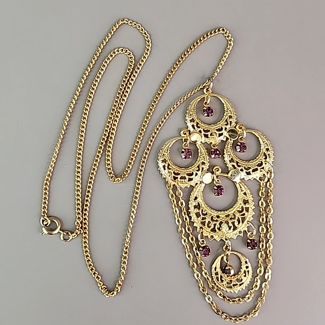 Vintage Chandelier Necklace Purple Rhinestone Gold Tone Filigree Lightweight 24″