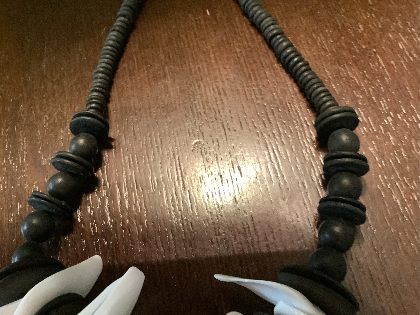 Beautiful 10” Black Beads And White Conch Shells Necklace Vintage