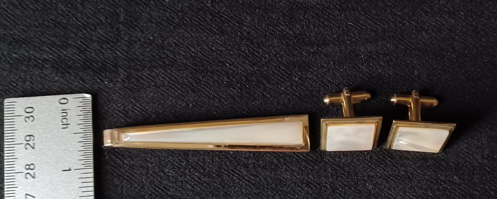 Elegant VTG Mother of Pearl Square Gold Tone Cuff Links Coordinating Tie Clip
