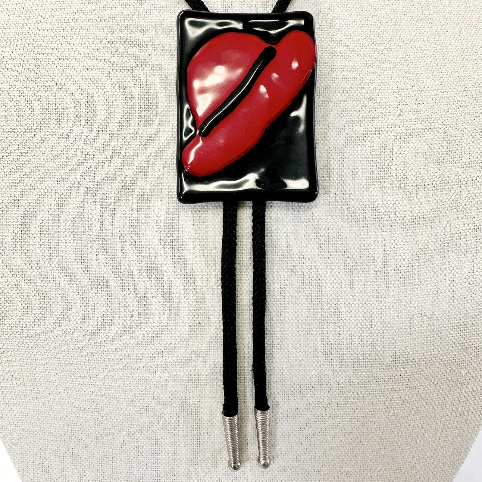 Vintage Black Ceramic Red Hat Western Bolo Tie Southwestern