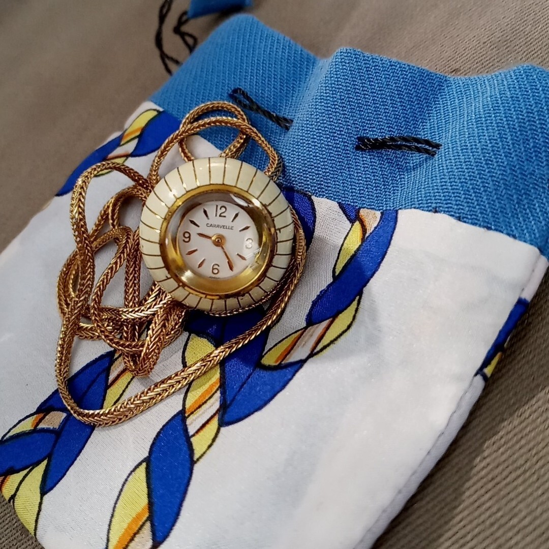 VINTAGE CARAVELLE BALL PENDANT WATCH 60’S WHITE & GOLD ENAMEL RUNNING HAND WIND