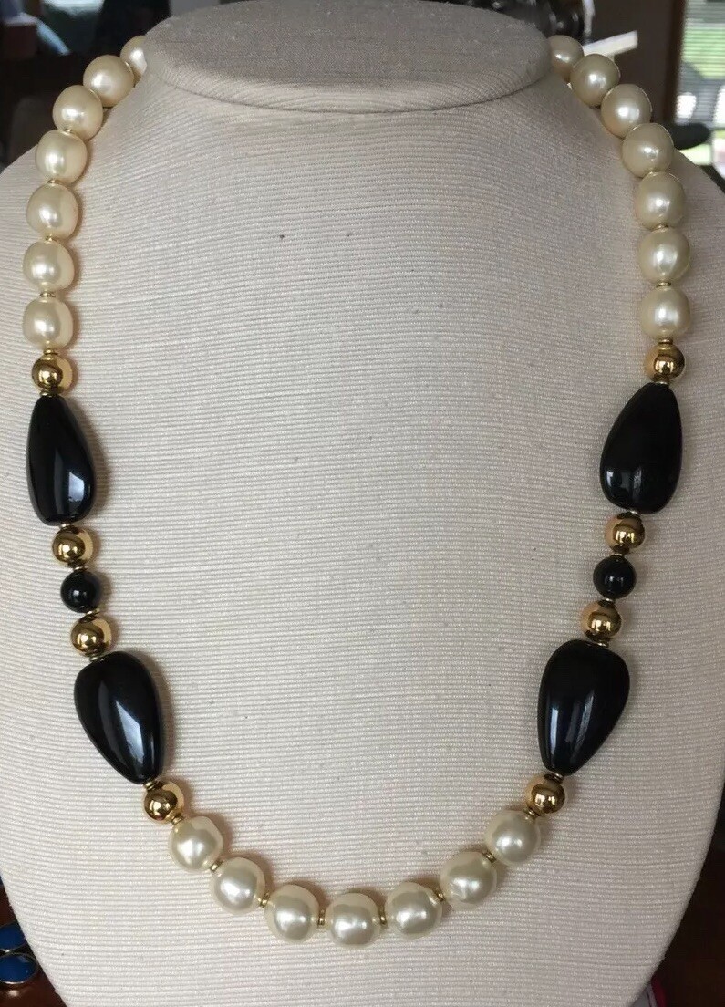 VINTAGE NAPIER SIGNED BLACK IVORY AND GOLD STATEMENT PIECE