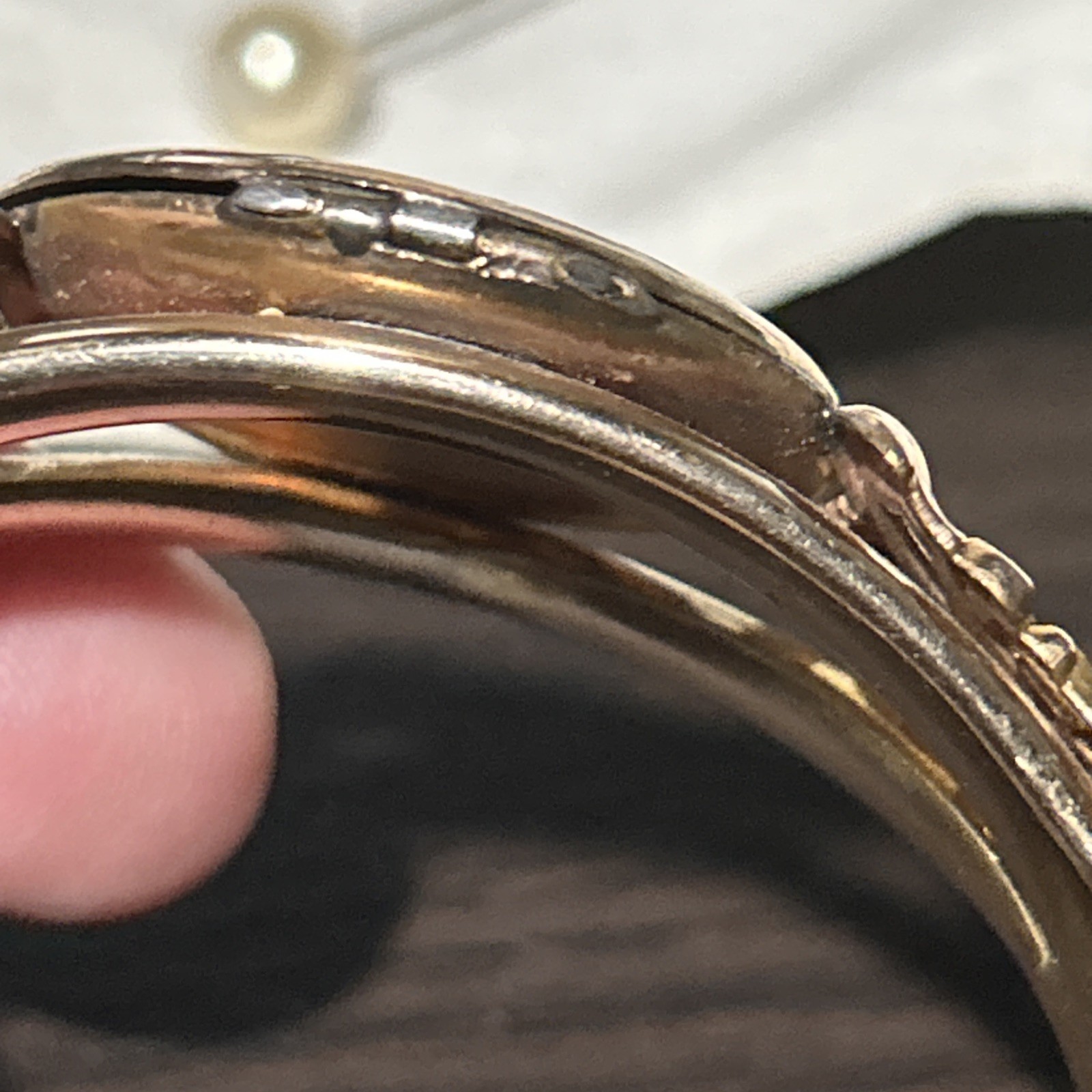 ANTIQUE 44g NOUVEAU 1/20 GOLD FILL E.M. Co HINGED PHOTO LOCKET BANGLE BRACELET