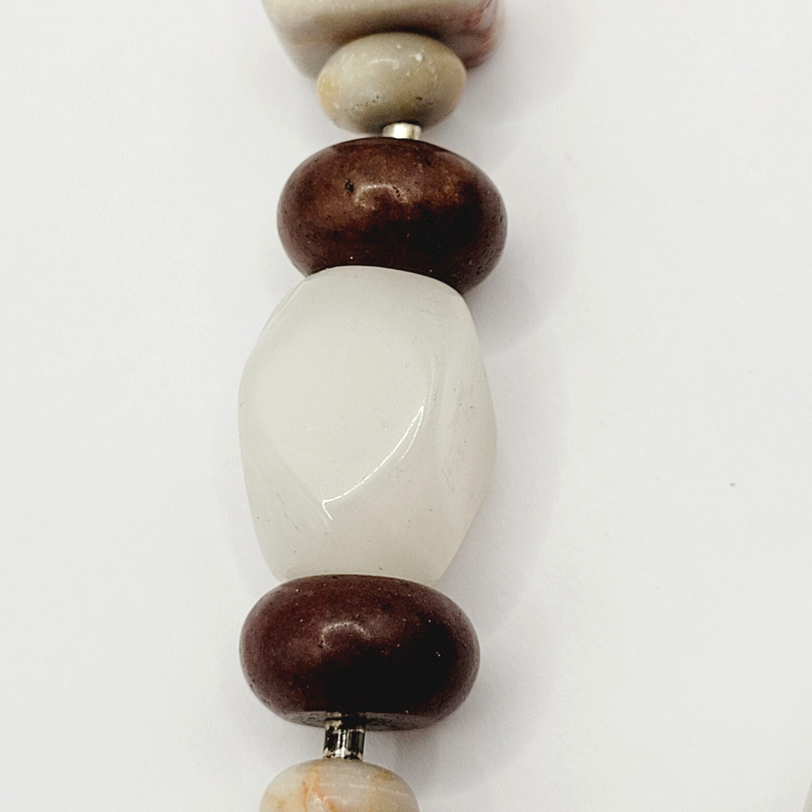 Southwest Style Crafted Brown Hued Jasper with White Quartz Silver Tone Necklace