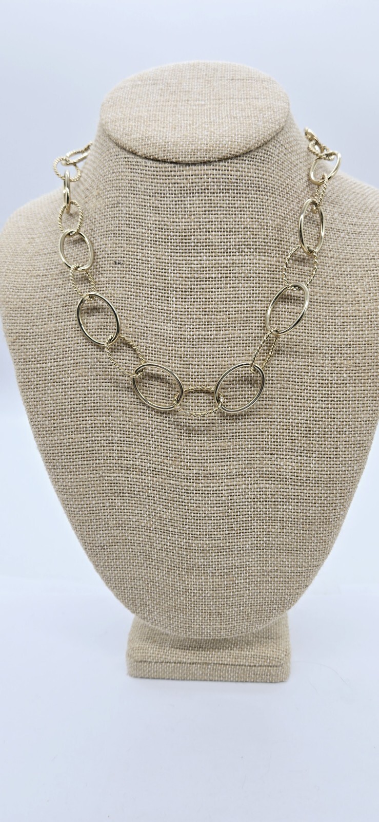ETIENNE AIGNER Necklace Gold tone Toggle Closure Circle Oval Link 19 in