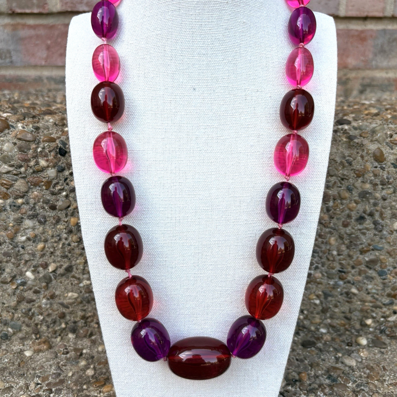 Vintage Joan Rivers Pink Red Purple Acrylic Lucite Beaded Knotted Necklace 24″